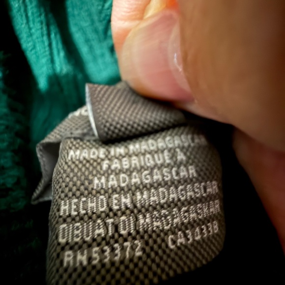 EXCELENT CONDITION FRENCH CONNECTION HUNTER GREEN TURTLE NECK IN SMALL - Picture 5 of 6